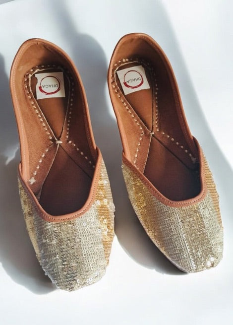 Zarina: Shimmer Gold Jutti