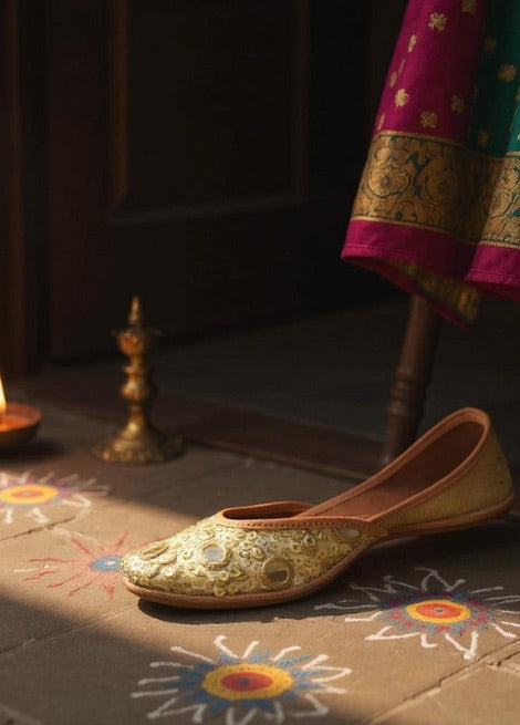 Sunehri Safar - Gold Jutti