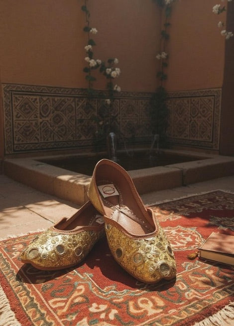 Sunehri Safar - Gold Jutti