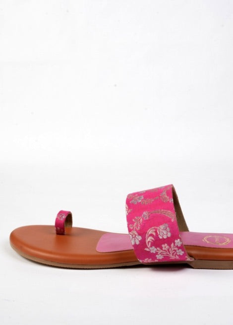 Gulabo Grace - Pink flat kolhapuri