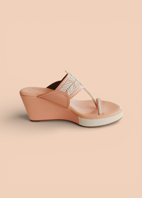 Blush Wedge Kolhapuri